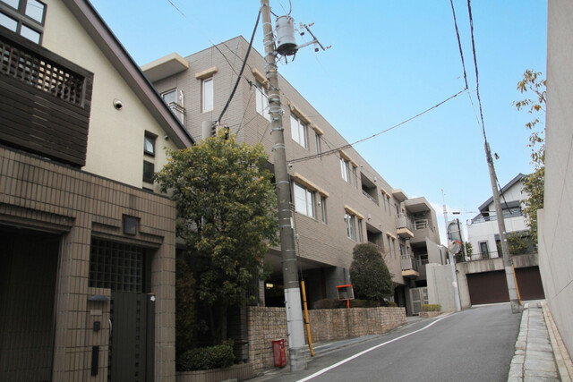 グランリビオ久世山の外観写真 - 文京区小日向2丁目22番1号