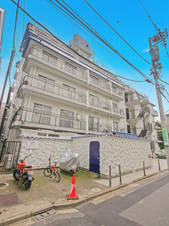 秀和北青山レジデンスの外観写真 - 東京都心の高級マンション