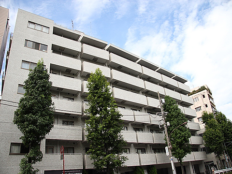 シャトー青山第3の外観写真 - 港区南青山4丁目2番4号