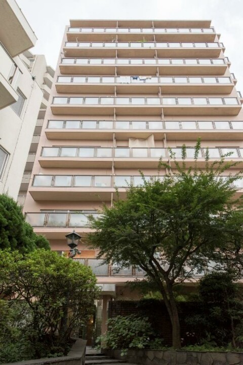 西麻布コンドの外観写真 - 港区西麻布3丁目8番11号