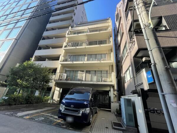 元赤坂マンションの外観写真 - 港区元赤坂1丁目5番11号