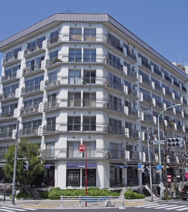 秀和外苑レジデンスのエントランス・共用部