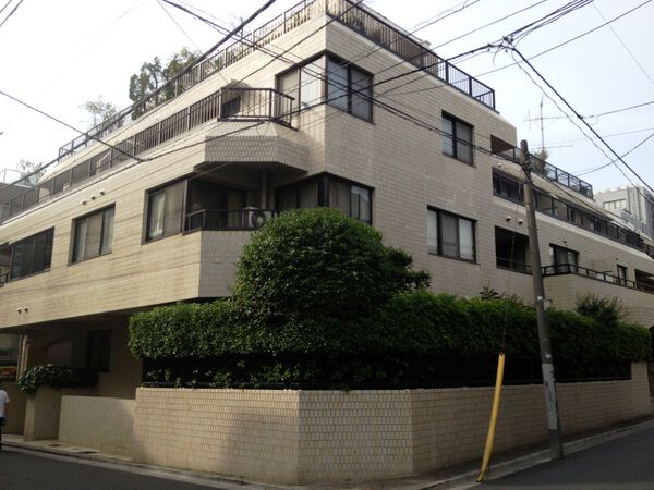 青山ロイヤルフラットの外観写真 - 港区南青山5丁目12番15号