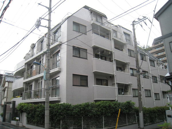 ワールドパレス本駒込 外観（2025年撮影）