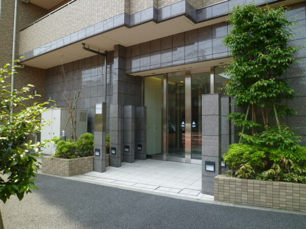 グランスイート文京本駒込の外観写真 - 文京区本駒込4丁目36番7号