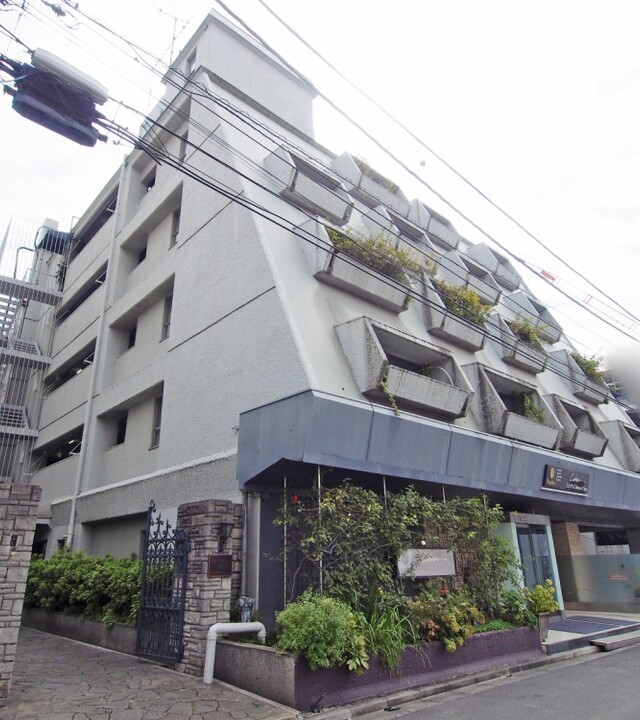 スリースターズマンションのエントランス・共用部