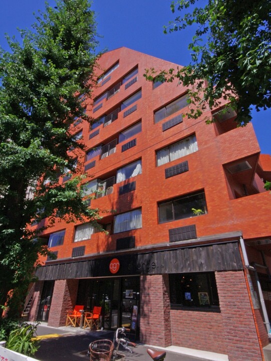 グランメール六本木の外観写真 - 港区六本木5丁目18番19号