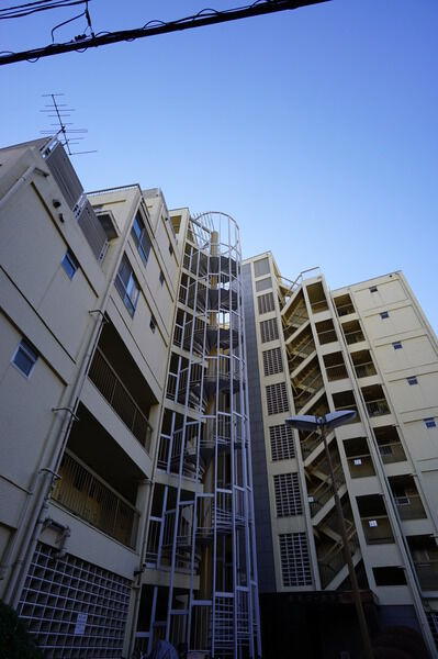 麻布コーポラスの外観写真 - 港区南麻布5丁目5番20号