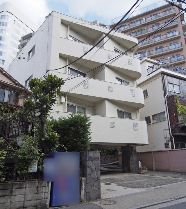 西麻布アネックスのエントランス・共用部