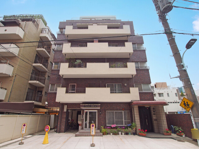 ブルジョン南青山の外観写真 - 港区南青山6丁目13番2号