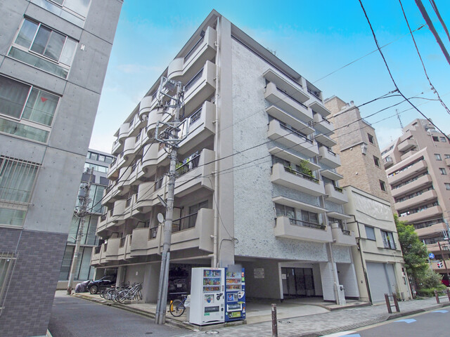 ヴィラ麻布の外観写真 - 港区南麻布1丁目5番8号