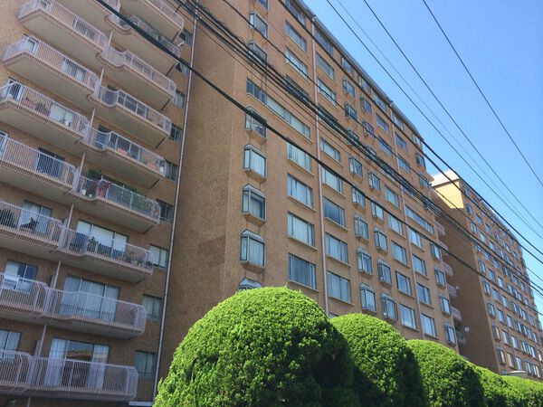 南青山第一マンションズの外観写真 - 港区南青山5丁目1番10号