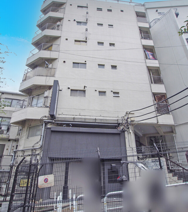 善隣会館のエントランス・共用部