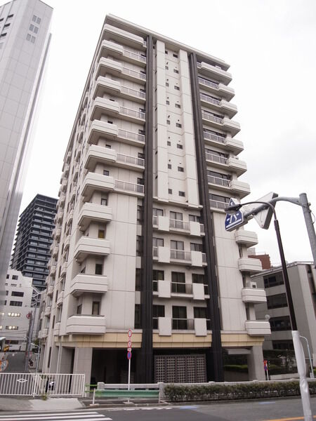 元赤坂タワーズの外観写真 - 港区元赤坂1丁目7番22号