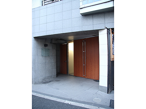 セントラルレジデンス北青山アクシルコートの外観写真 - 港区北青山2丁目9番8号