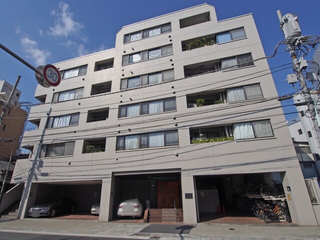 パークハイム三田のエントランス・共用部