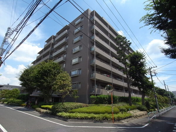 フォーリア駒沢公園パークサイド 外観（2025年撮影）