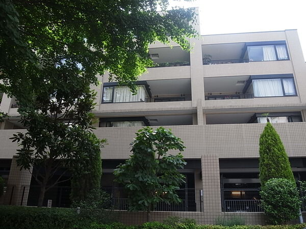 パークハウス麻布霞町 外観（2025年撮影）