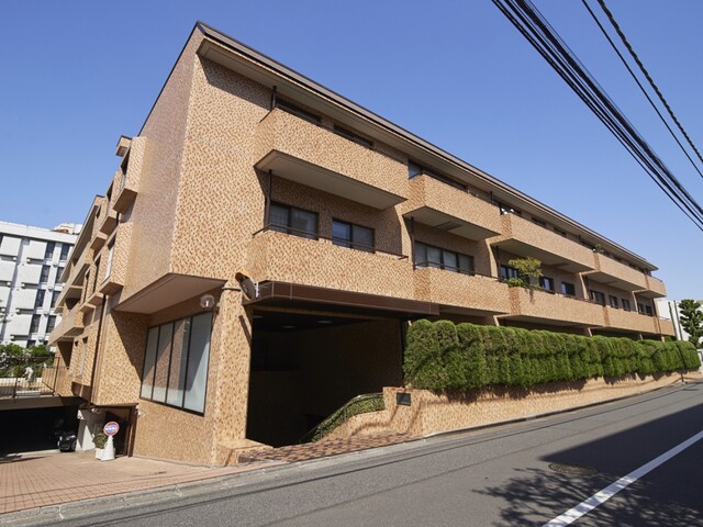 トーカンマンション南青山の外観写真 - 港区南青山4丁目17番49号