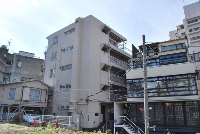 原宿コーポの外観写真 - 渋谷区神宮前1丁目14番14号