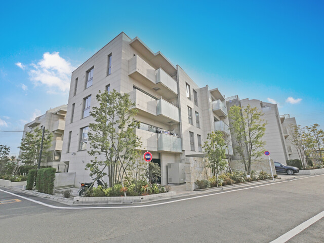 アールブラン玉川岡本レジデンスのエントランス・共用部