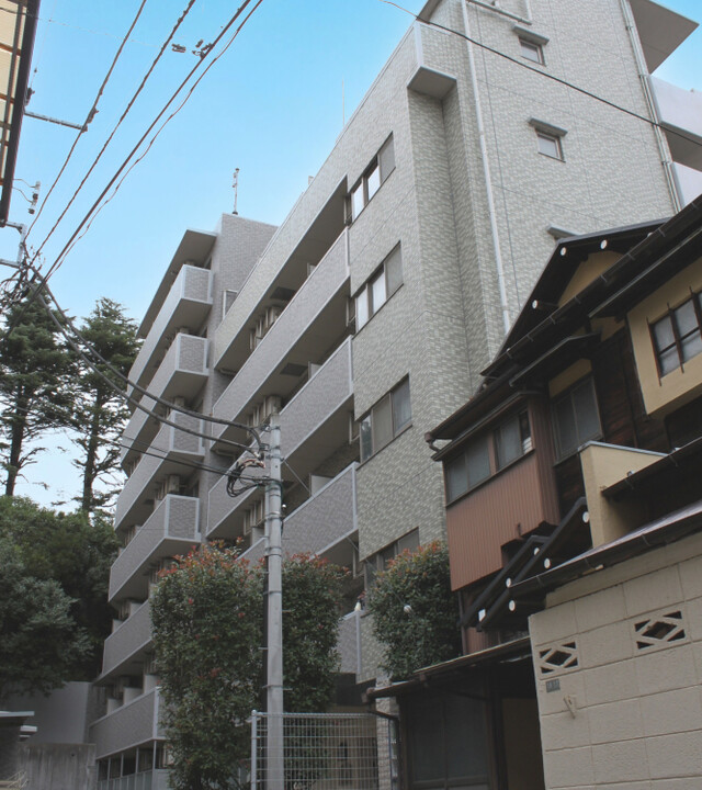 プレールドゥーク文京白山のエントランス・共用部