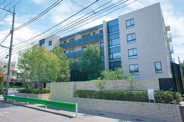 グランドヒルズ成城の外観写真 - 世田谷区成城1丁目20番8号