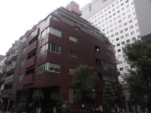 初穂マンション赤坂の外観写真 - 港区赤坂2丁目8番11号