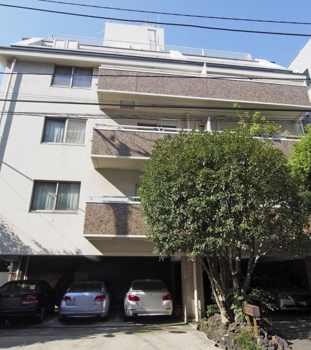 三田ロイヤルのエントランス・共用部