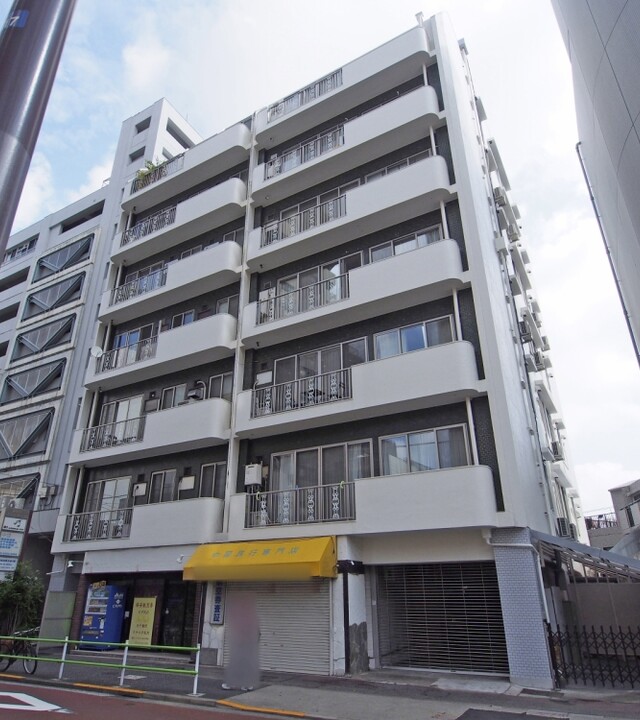 麻布台ナショナルコートのエントランス・共用部