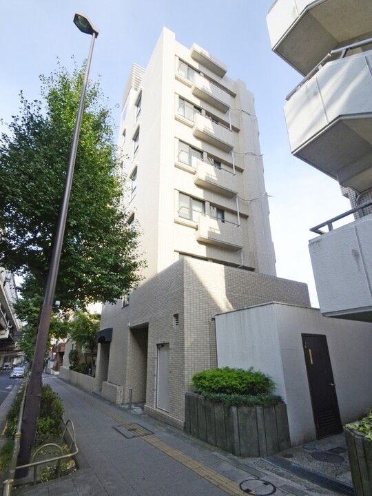 トーカンマンション深沢の外観写真 - 世田谷区深沢8丁目11番18号