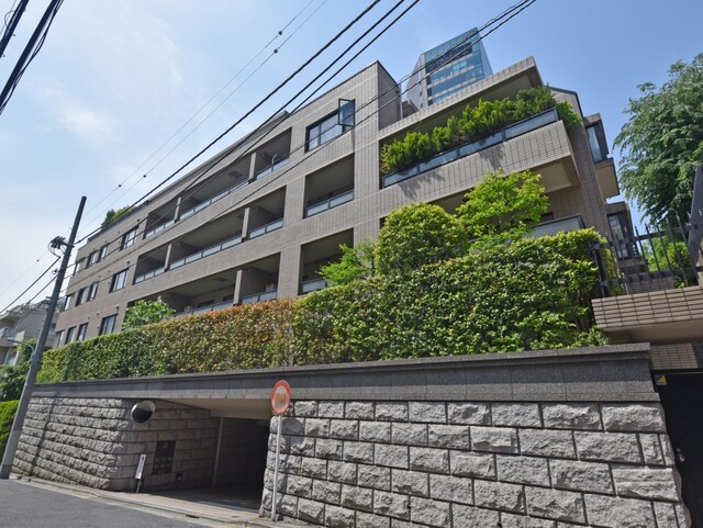 ディアナガーデン神宮前の外観写真 - 渋谷区神宮前2丁目34番5号