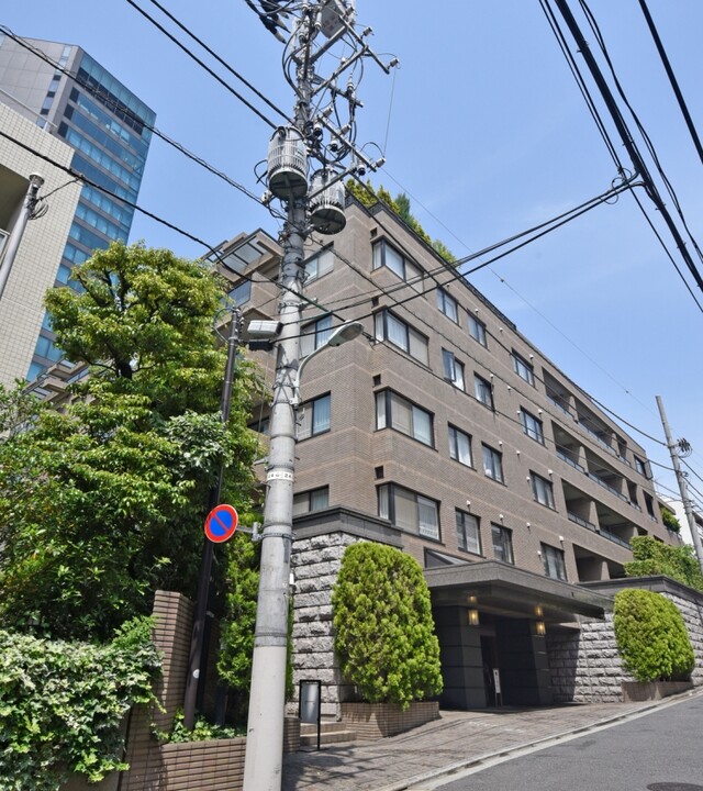 ディアナガーデン神宮前のエントランス・共用部