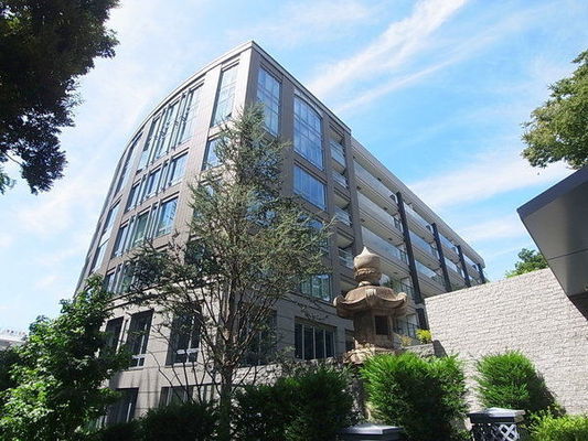 パークマンション三田綱町ザフォレストの外観写真 - 港区三田2丁目1番28号