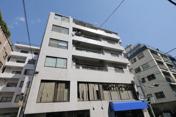 メゾンルグラン本郷の外観写真 - 文京区本郷3丁目25番1号