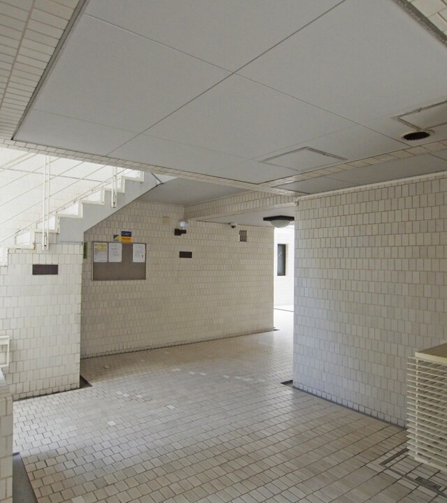 西麻布ロイヤルマンションの写真 4枚目