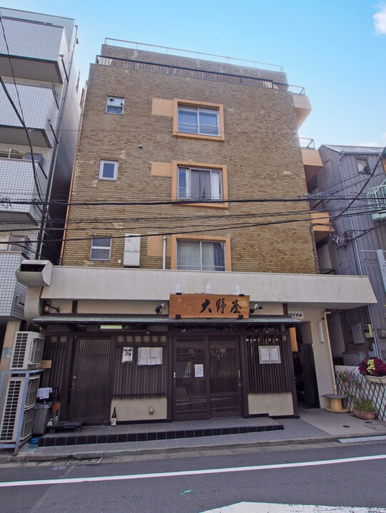 八幡ロイヤルの外観写真 - 渋谷区富ヶ谷1丁目52番8号