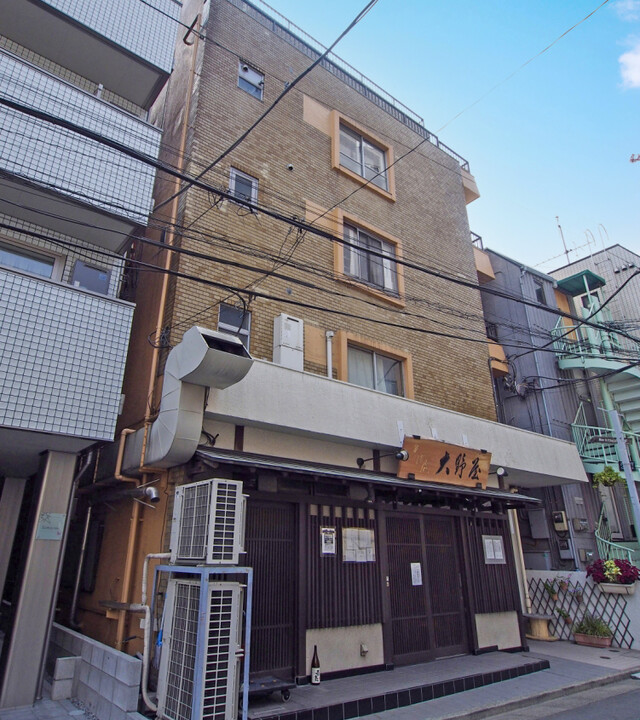 八幡ロイヤルのエントランス・共用部