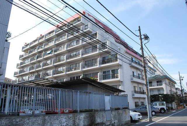 秀和青南レジデンスの外観写真 - 東京都心の高級マンション