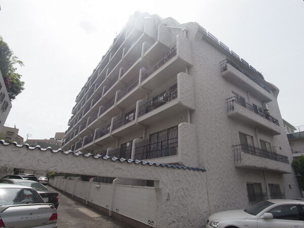 秀和青南レジデンスの外観写真 - 港区南青山4丁目18番3号