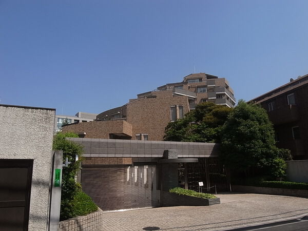 グローリオ麻布霞町 外観（2025年撮影）