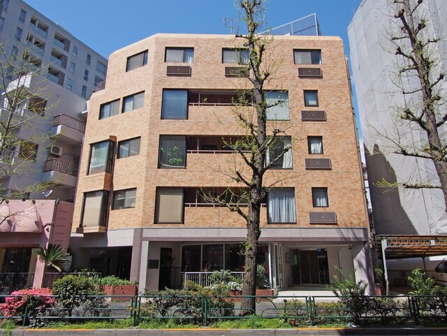 日興児玉パレス南青山の外観写真 - 港区南青山6丁目9番2号