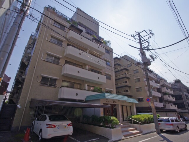 ソフトタウン南青山の外観写真 - 港区南青山6丁目13番4号