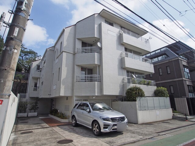 クリスティホームズの外観写真 - 港区元麻布3丁目1番22号