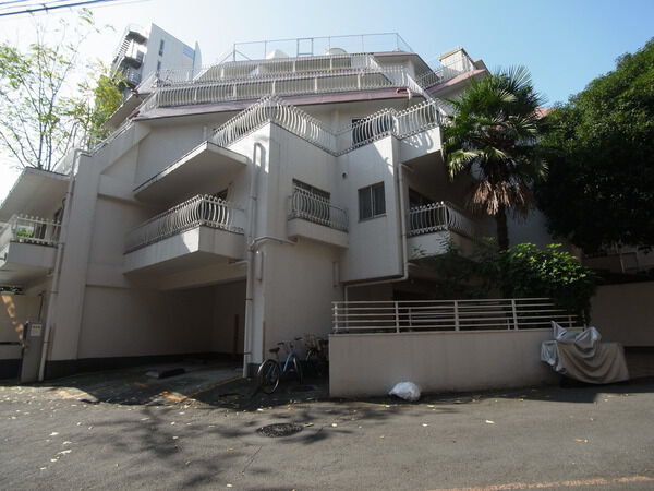 広尾大和マンションの外観写真 - 渋谷区広尾1丁目6番3号