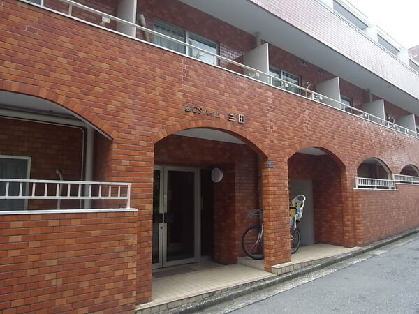 GSハイム三田のエントランス・共用部