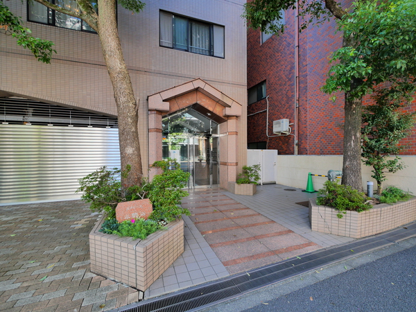 エクレーヌ本駒込のエントランス・共用部