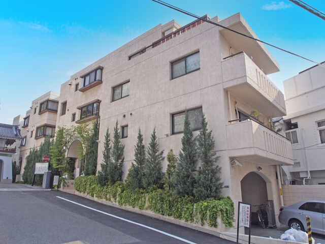 西麻布シティハイツの外観写真 - 港区西麻布2丁目24番22号