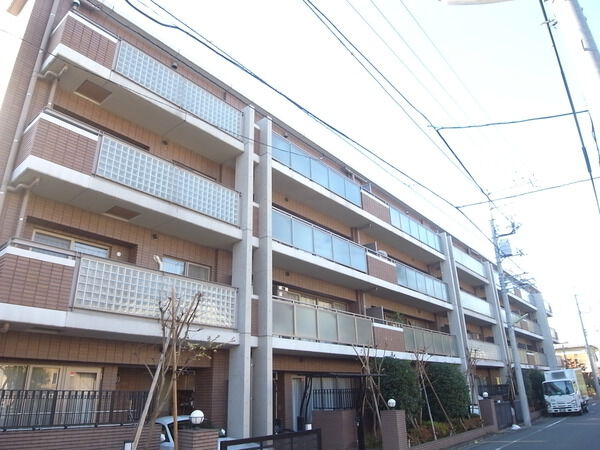 アデニウム二子玉川 外観（2025年撮影）