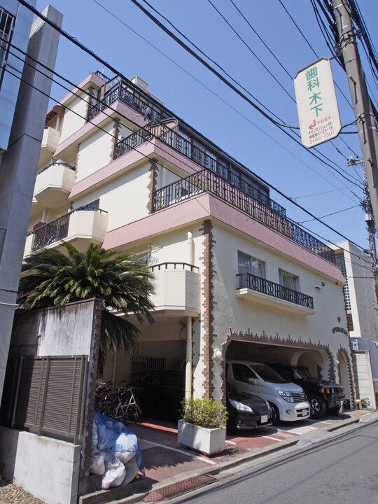 原宿インペリアルハイツの外観写真 - 渋谷区神宮前2丁目30番10号